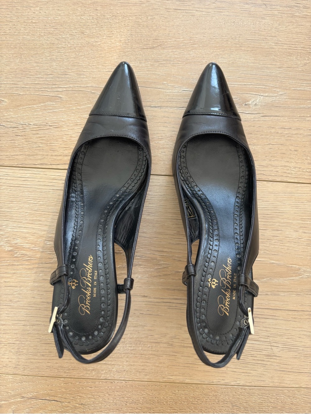 Brooks Brothers Black Pointed Cap Toe Slingback Pumps